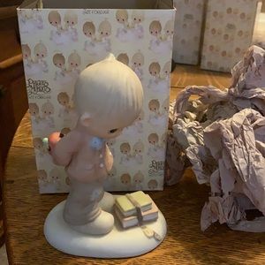 Precious Moments figurine ‘It’s what’s inside that counts.’